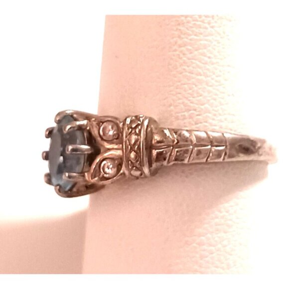 Blue Topaz in Sterling Silver ring lady's s10 (1609) - Picture 5 of 8